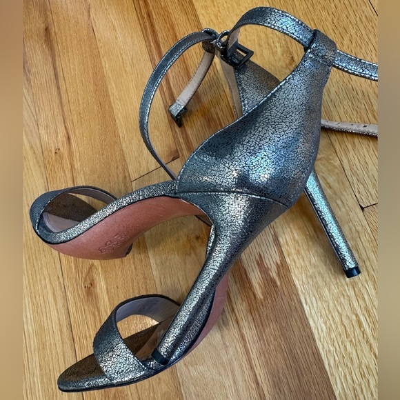 Tory Burch Keri Crackled Metallic Sandal Pewter Stiletto Heels size 8.5 - Picture 8 of 10